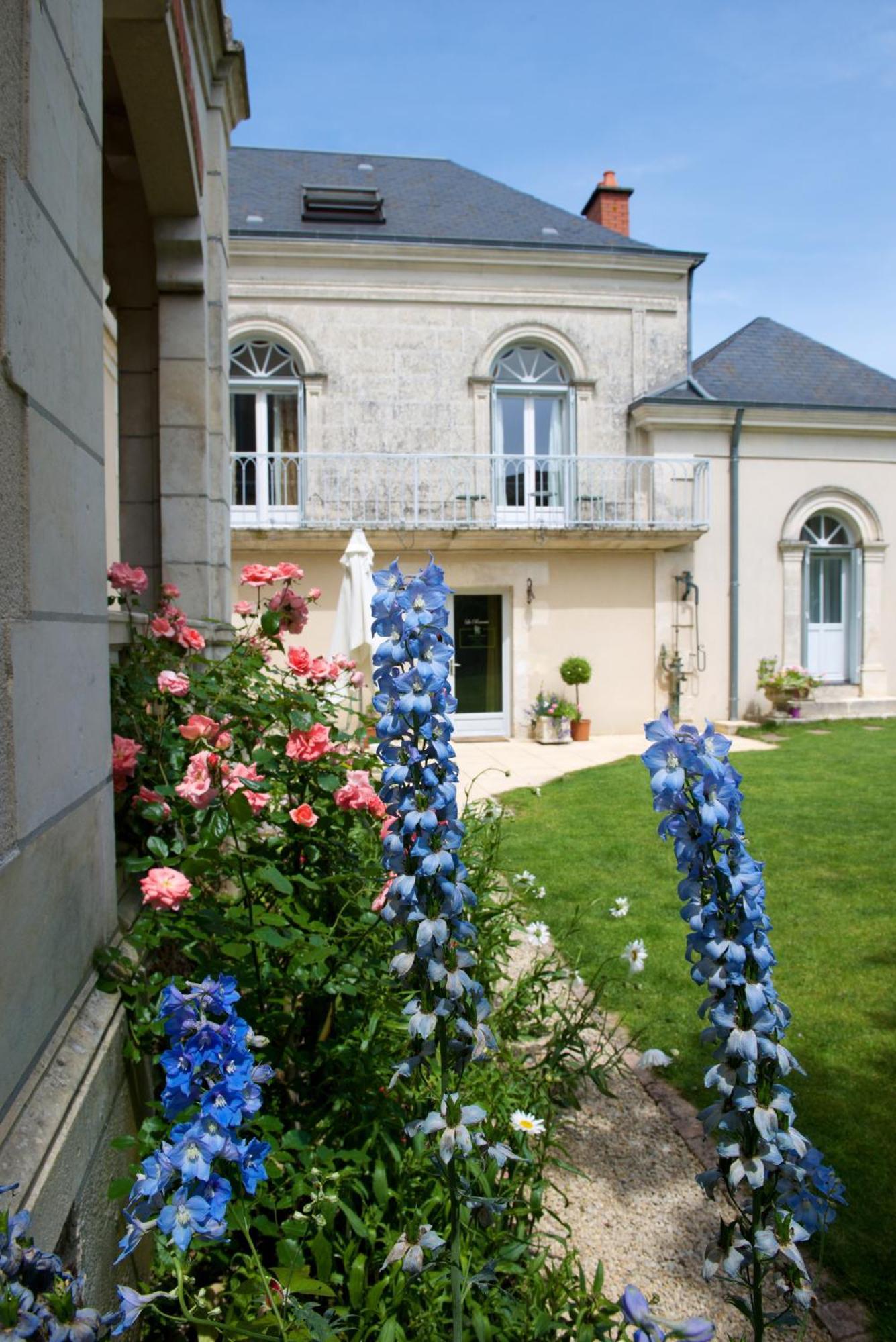 La Roseraie Neuville-du-Poitou Exterior photo