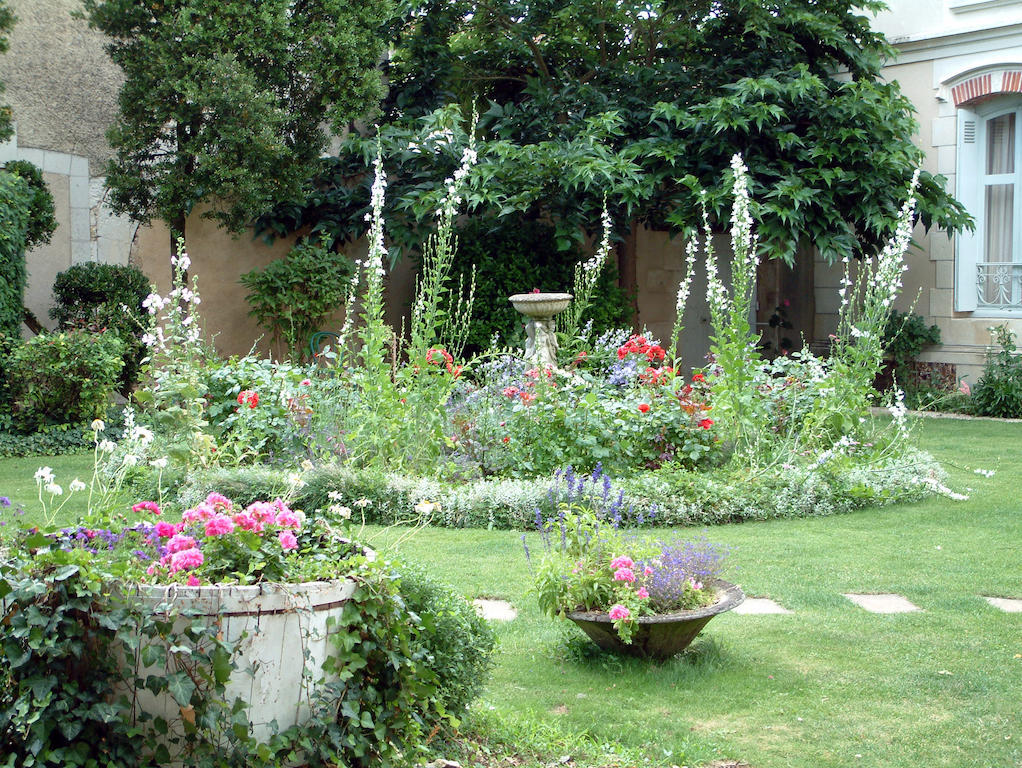 La Roseraie Neuville-du-Poitou Exterior photo